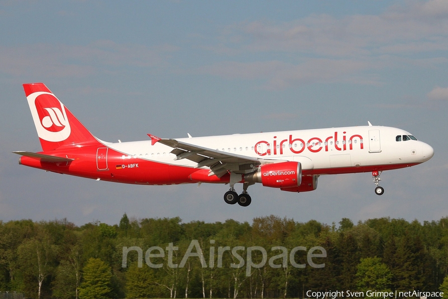 Air Berlin Airbus A320-214 (D-ABFK) | Photo 380252