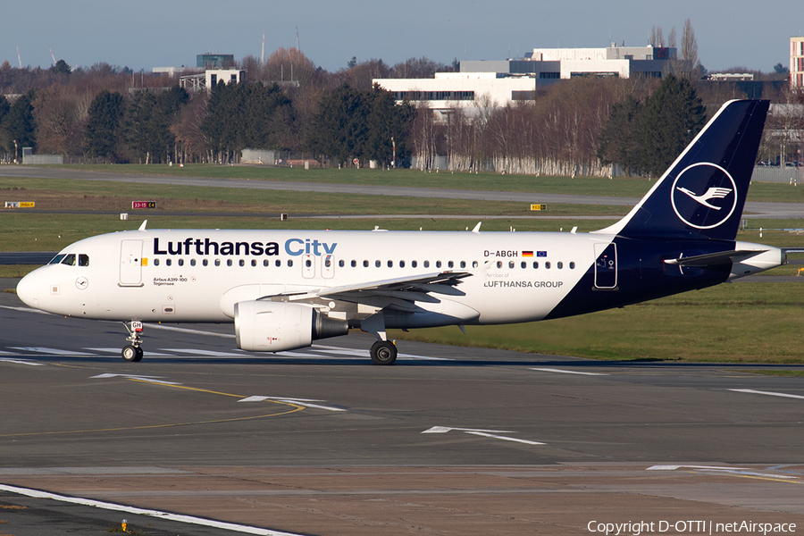 Lufthansa City Airlines Airbus A319-112 (D-ABGH) | Photo 654614