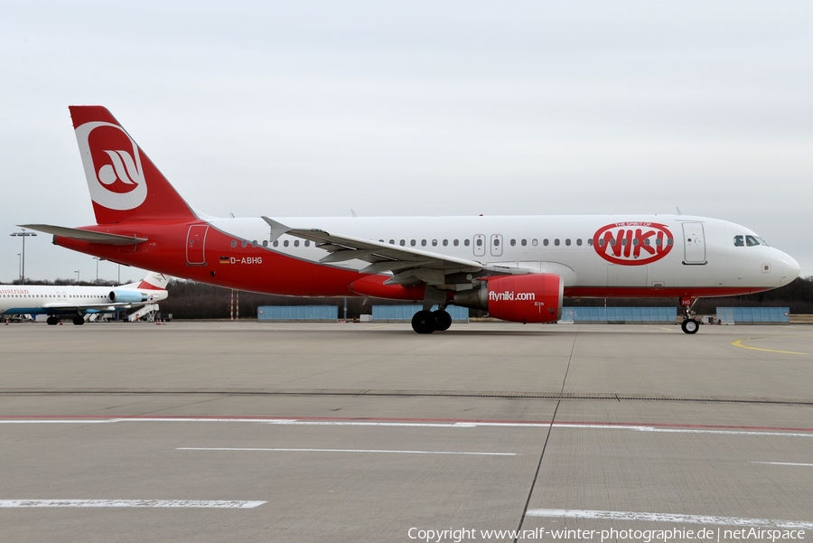 Niki Airbus A320-214 (D-ABHG) | Photo 588288