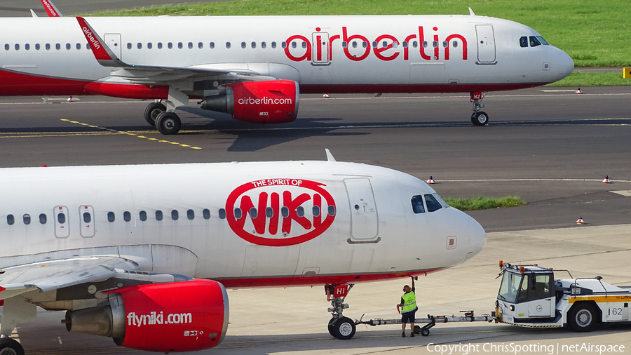 Niki Airbus A320-214 (D-ABHI) | Photo 186229