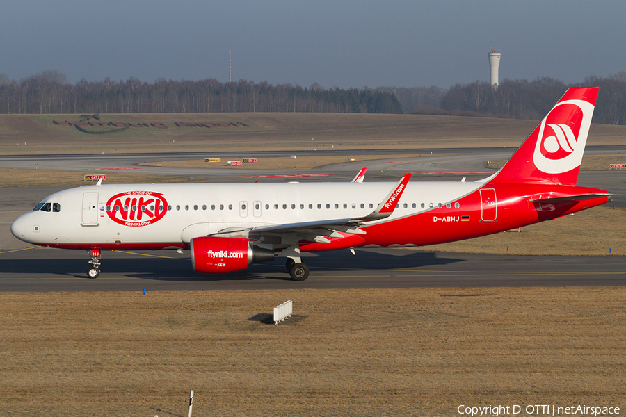 Niki Airbus A320-214 (D-ABHJ) | Photo 145623