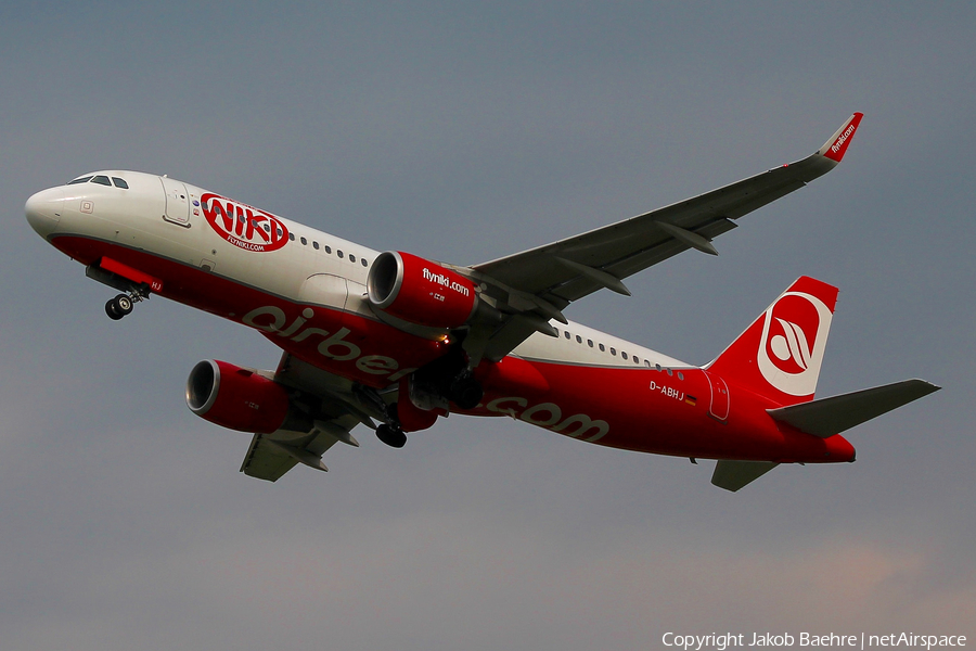 Niki Airbus A320-214 (D-ABHJ) | Photo 163565