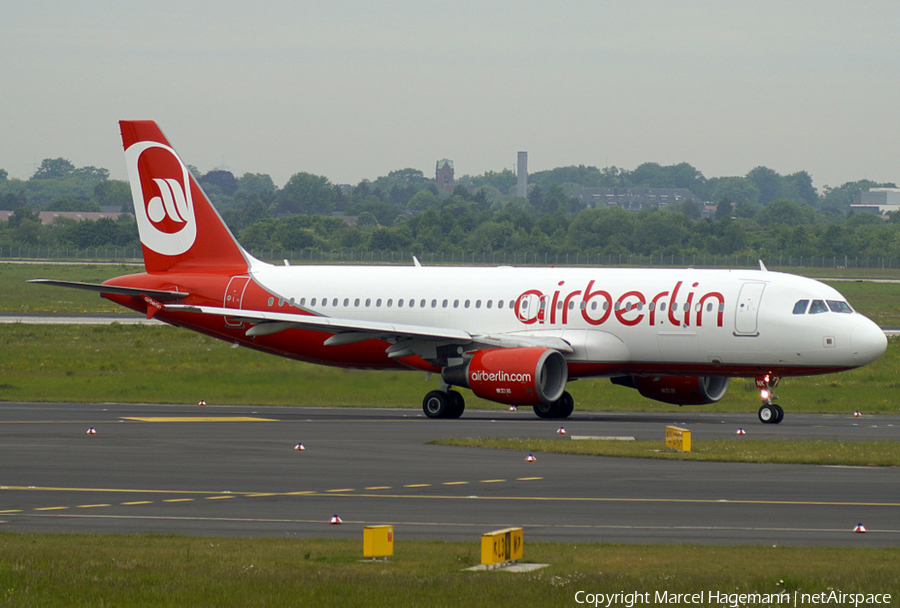 Air Berlin Airbus A320-214 (D-ABNK) | Photo 125396