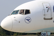 Condor Boeing 757-330 (D-ABOB) at  Hamburg - Fuhlsbuettel (Helmut Schmidt), Germany