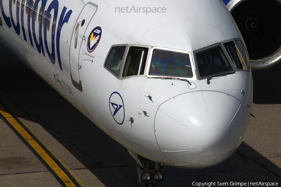 Condor Boeing 757-330 (D-ABOF) | Photo 32899