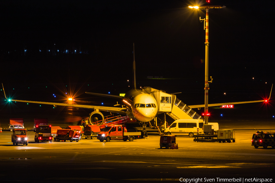 Condor Boeing 757-330 (D-ABOM) | Photo 206698