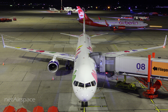 Condor Boeing 757-330 (D-ABON) at  Hamburg - Fuhlsbuettel (Helmut Schmidt), Germany