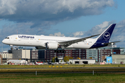 Lufthansa Boeing 787-9 Dreamliner (D-ABPA) at  Bremen, Germany
