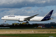 Lufthansa Boeing 787-9 Dreamliner (D-ABPA) at  Bremen, Germany