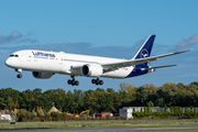 Lufthansa Boeing 787-9 Dreamliner (D-ABPA) at  Bremen, Germany