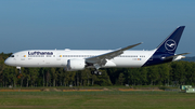 Lufthansa Boeing 787-9 Dreamliner (D-ABPA) at  Hannover - Langenhagen, Germany