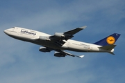 Lufthansa Boeing 747-430(M) (D-ABTE) at  Bangkok - Suvarnabhumi International, Thailand