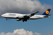 Lufthansa Boeing 747-430 (D-ABTL) at  Vancouver - International, Canada