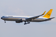 Condor Boeing 767-31B(ER) (D-ABUM) at  Frankfurt am Main, Germany