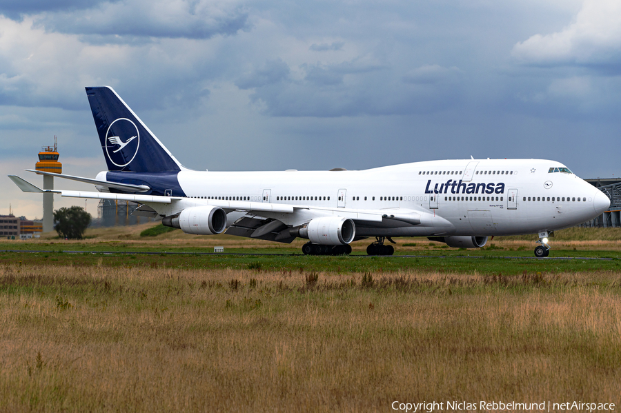 Lufthansa Boeing 747-430 (D-ABVM) | Photo 393489