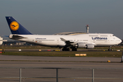 Lufthansa Boeing 747-430 (D-ABVO) at  Frankfurt am Main, Germany