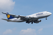 Lufthansa Boeing 747-430 (D-ABVP) at  Toronto - Pearson International, Canada