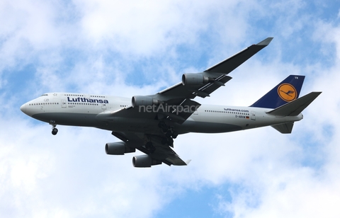Lufthansa Boeing 747-430 (D-ABVW) at  Detroit - Metropolitan Wayne County, United States