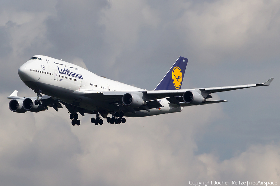 Lufthansa Boeing 747-430 (D-ABVW) | Photo 85282