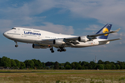 Lufthansa Boeing 747-430 (D-ABVW) at  Hamburg - Fuhlsbuettel (Helmut Schmidt), Germany