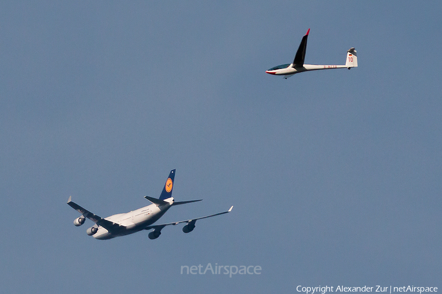 Lufthansa Boeing 747-430 (D-ABVW) | Photo 389709