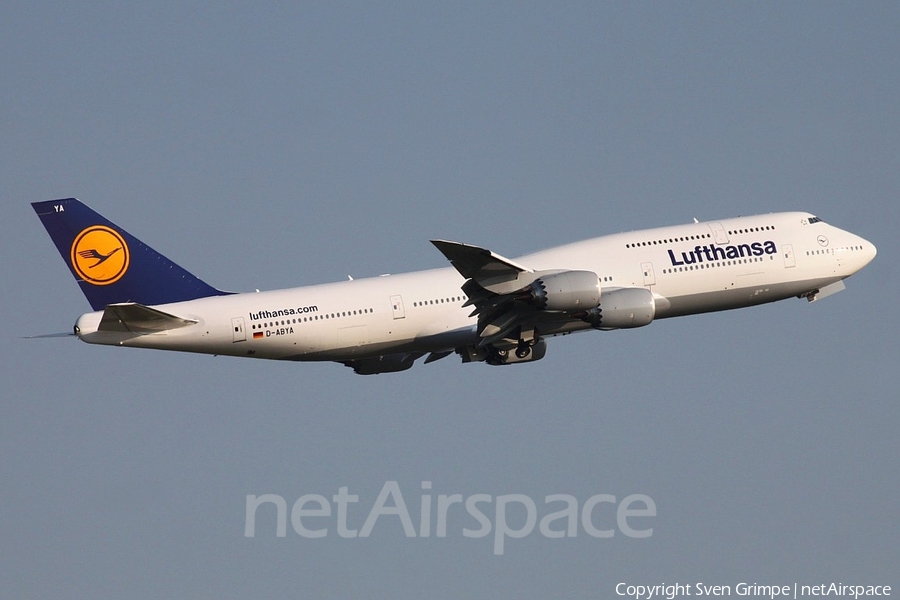 Lufthansa Boeing 747-830 (D-ABYA) | Photo 11742