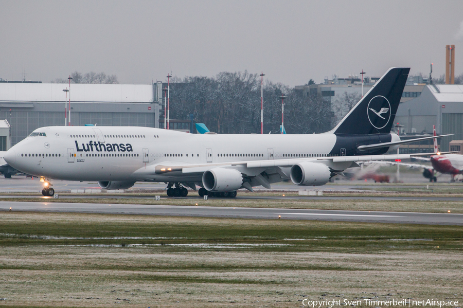 Lufthansa Boeing 747-830 (D-ABYA) | Photo 216895
