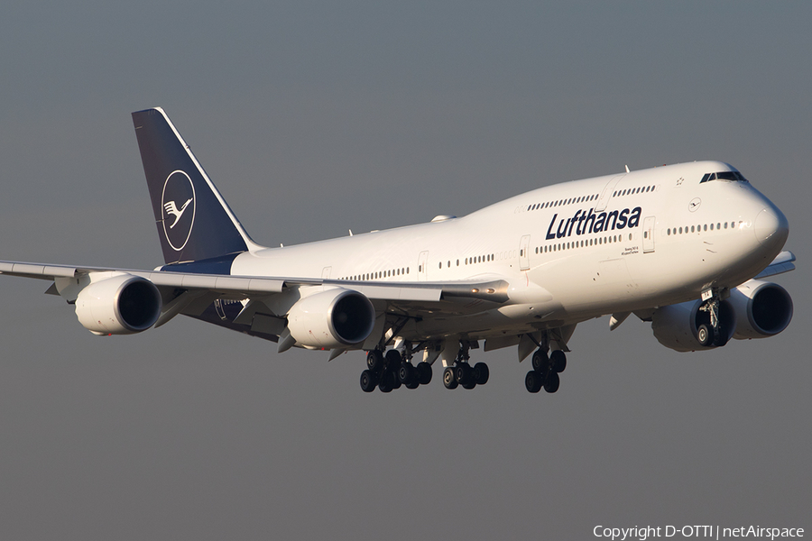 Lufthansa Boeing 747-830 (D-ABYA) | Photo 218304