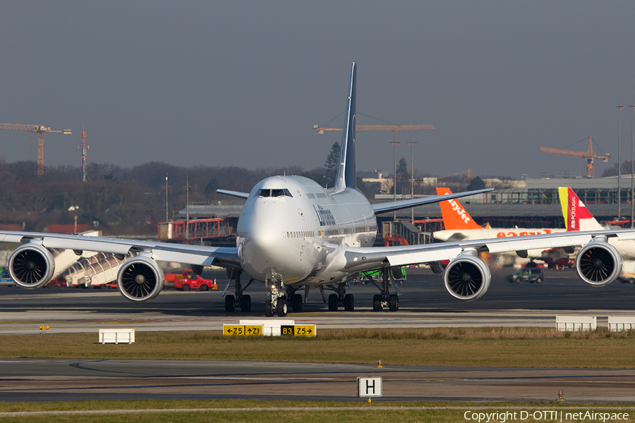 Lufthansa Boeing 747-830 (D-ABYA) | Photo 218317