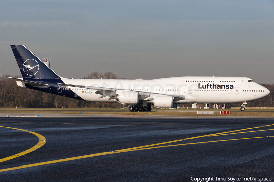 Lufthansa Boeing 747-830 (D-ABYA) | Photo 218357