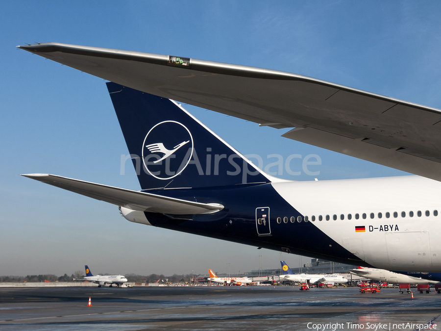 Lufthansa Boeing 747-830 (D-ABYA) | Photo 218361