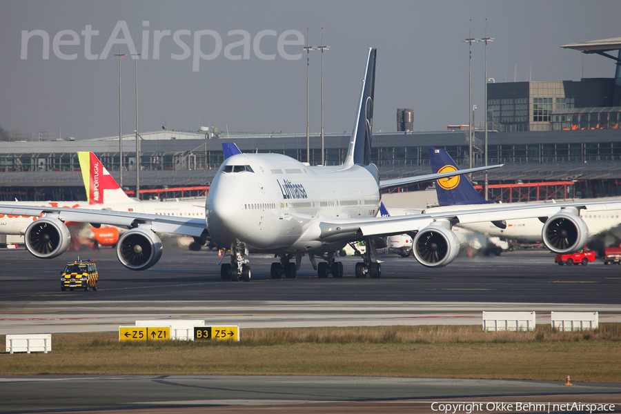 Lufthansa Boeing 747-830 (D-ABYA) | Photo 218401