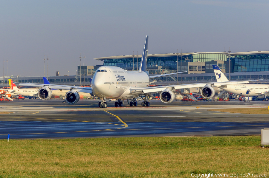 Lufthansa Boeing 747-830 (D-ABYA) | Photo 219347