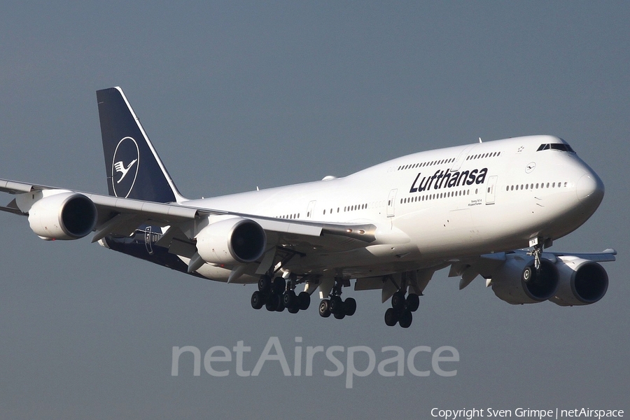 Lufthansa Boeing 747-830 (D-ABYA) | Photo 219375