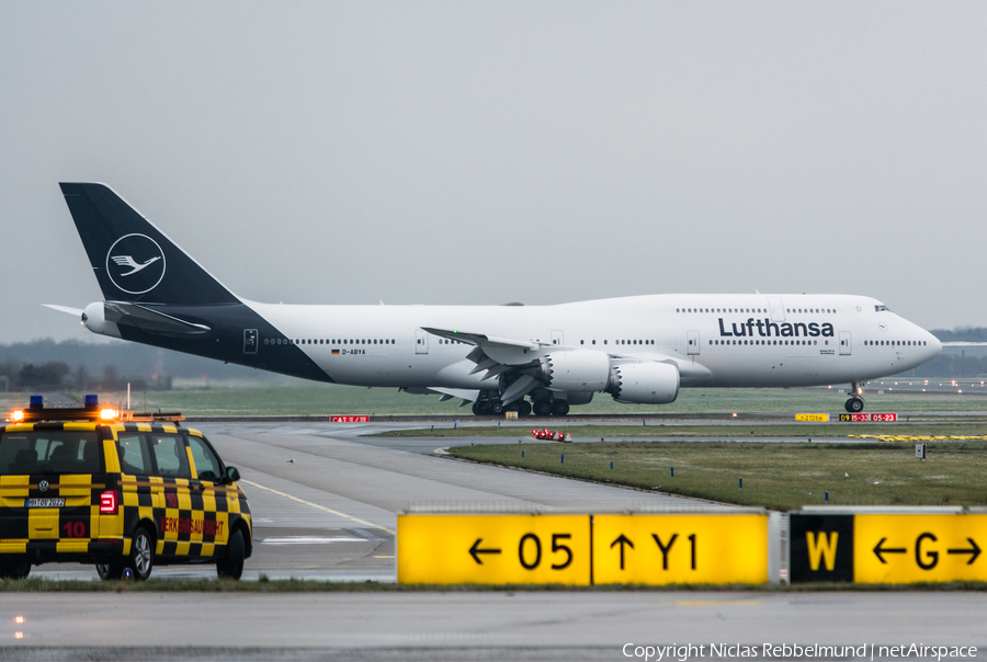 Lufthansa Boeing 747-830 (D-ABYA) | Photo 251363