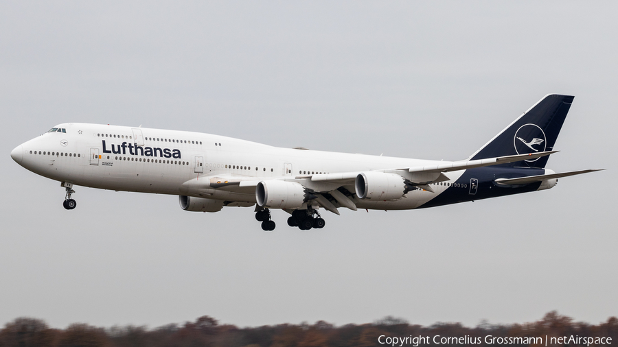 Lufthansa Boeing 747-830 (D-ABYA) | Photo 413499