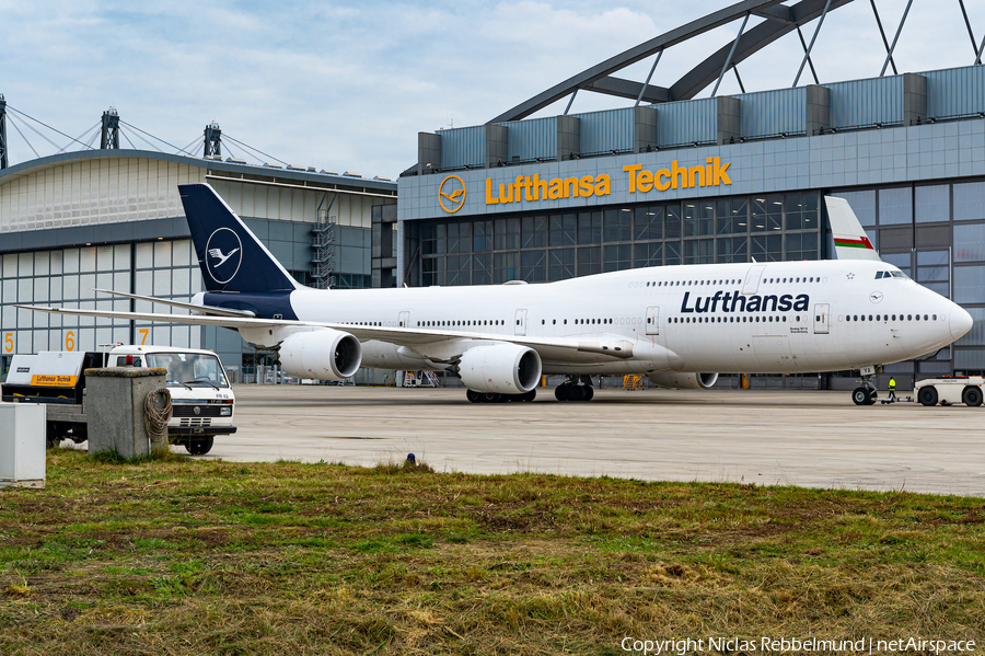 Lufthansa Boeing 747-830 (D-ABYA) | Photo 413501