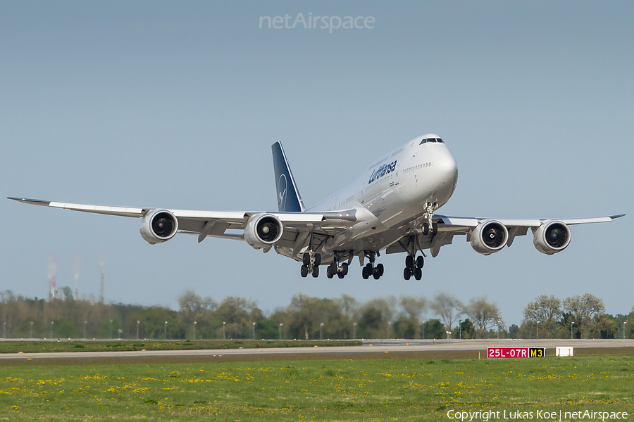 Lufthansa Boeing 747-830 (D-ABYA) | Photo 241038