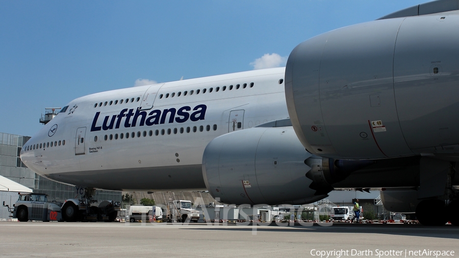 Lufthansa Boeing 747-830 (D-ABYC) | Photo 210346