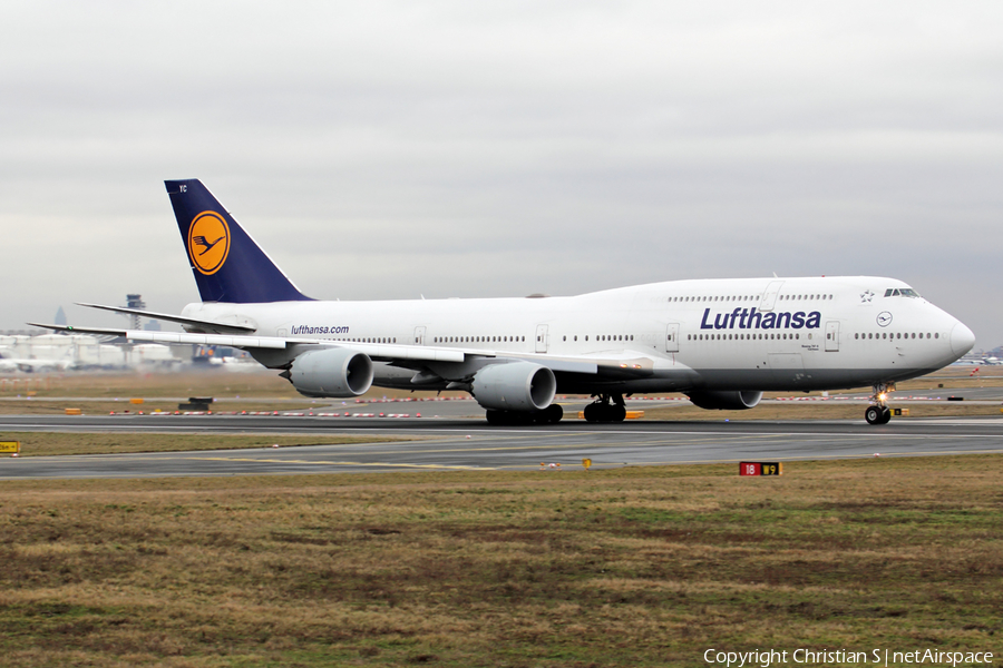 Lufthansa Boeing 747-830 (D-ABYC) | Photo 216761