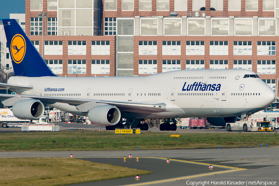 Lufthansa Boeing 747-830 (D-ABYC) | Photo 298664