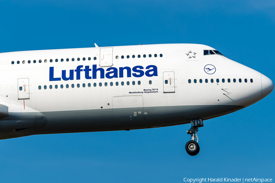 Lufthansa Boeing 747-830 (D-ABYD) | Photo 295472