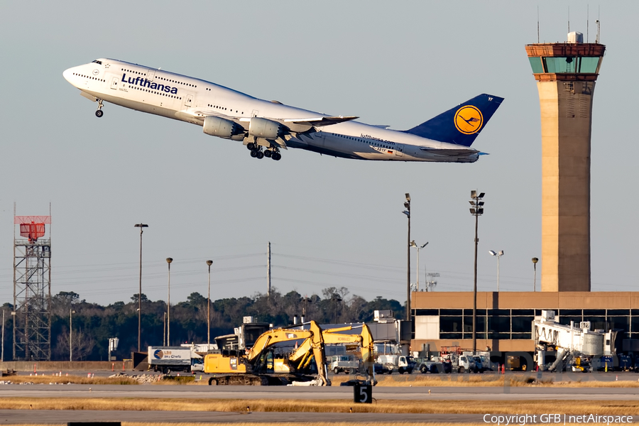 Lufthansa Boeing 747-830 (D-ABYF) | Photo 290167