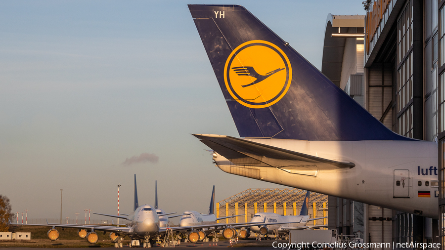 Lufthansa Boeing 747-830 (D-ABYH) | Photo 410811