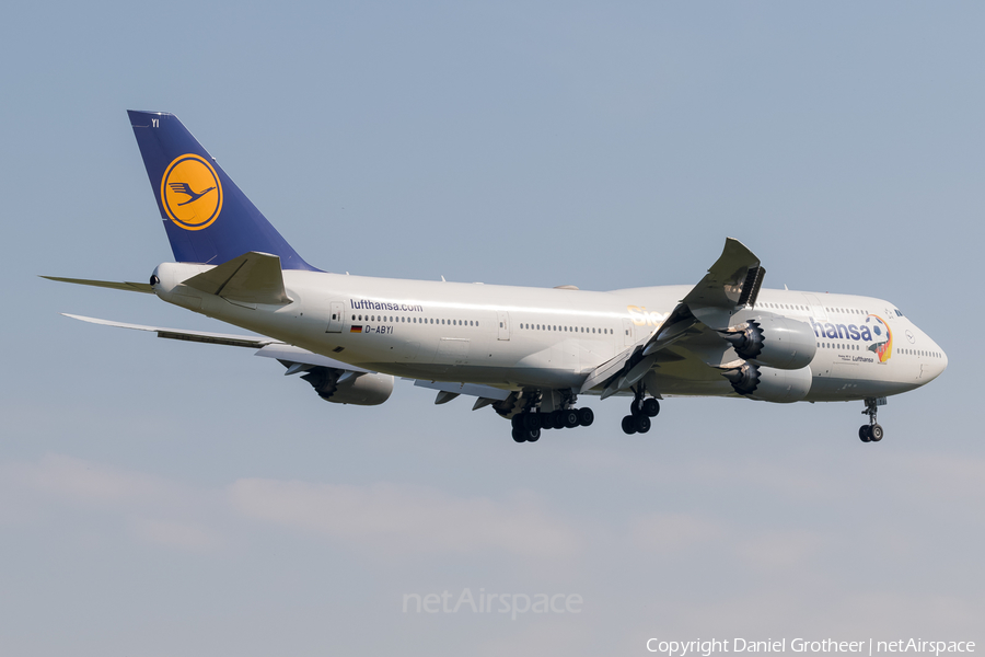 Lufthansa Boeing 747-830 (D-ABYI) | Photo 110684