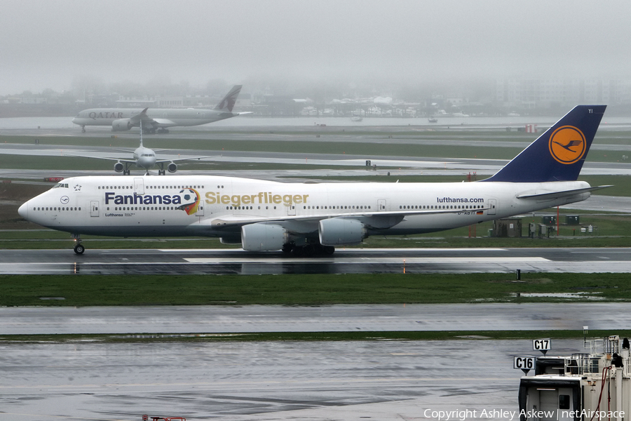 Lufthansa Boeing 747-830 (D-ABYI) | Photo 158275