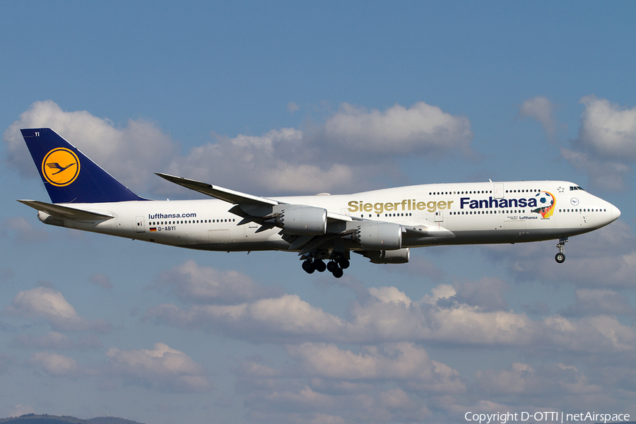 Lufthansa Boeing 747-830 (D-ABYI) | Photo 489840