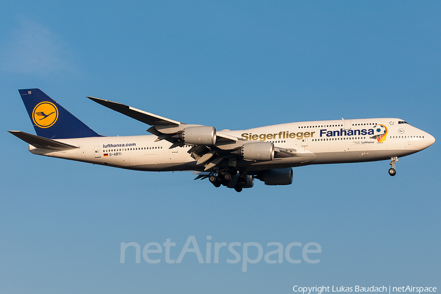 Lufthansa Boeing 747-830 (D-ABYI) | Photo 68506