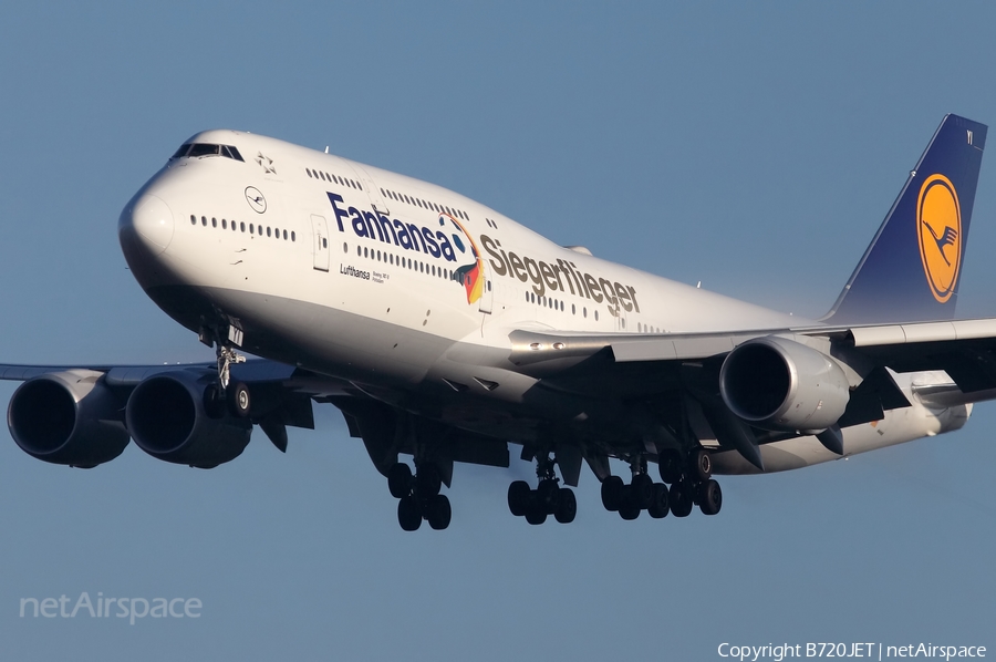 Lufthansa Boeing 747-830 (D-ABYI) | Photo 70477