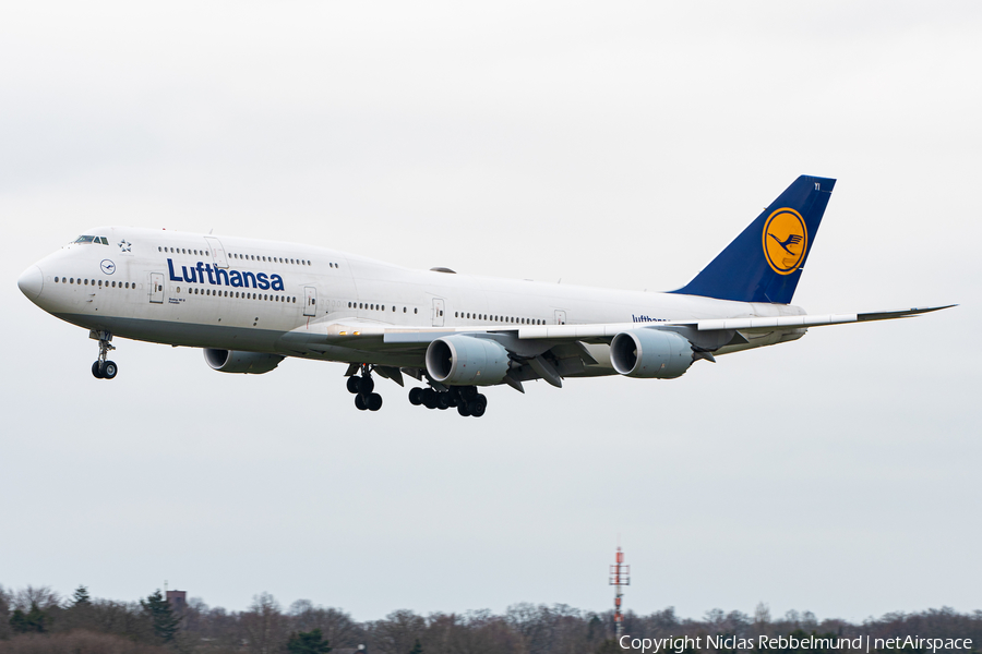 Lufthansa Boeing 747-830 (D-ABYI) | Photo 377590